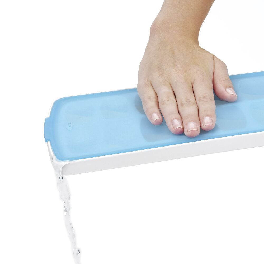 No-Spill Ice Cube Tray E9
