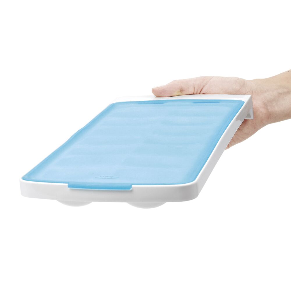 No-Spill Ice Cube Tray E9