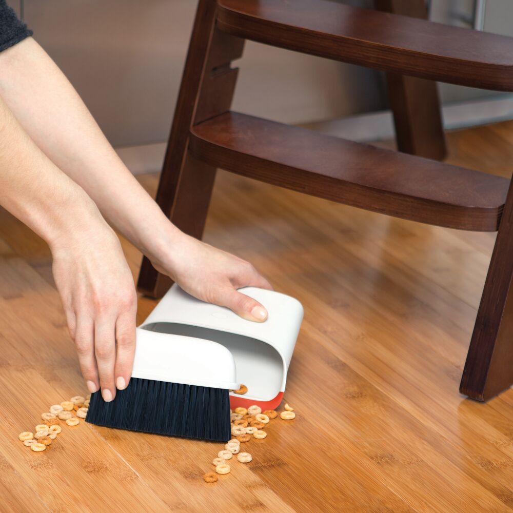 Compact Dustpan & Brush Set R0