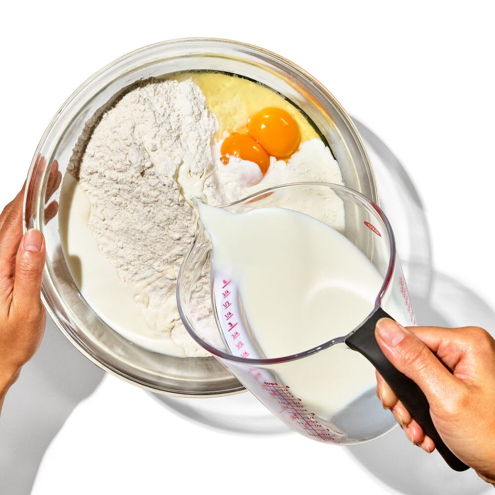 4-Cup Angled Measuring Cup C9