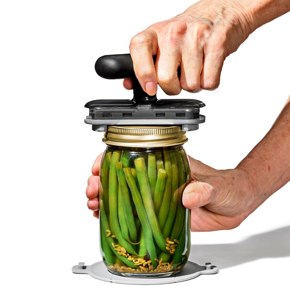 Twisting Jar Opener With Basepad B4