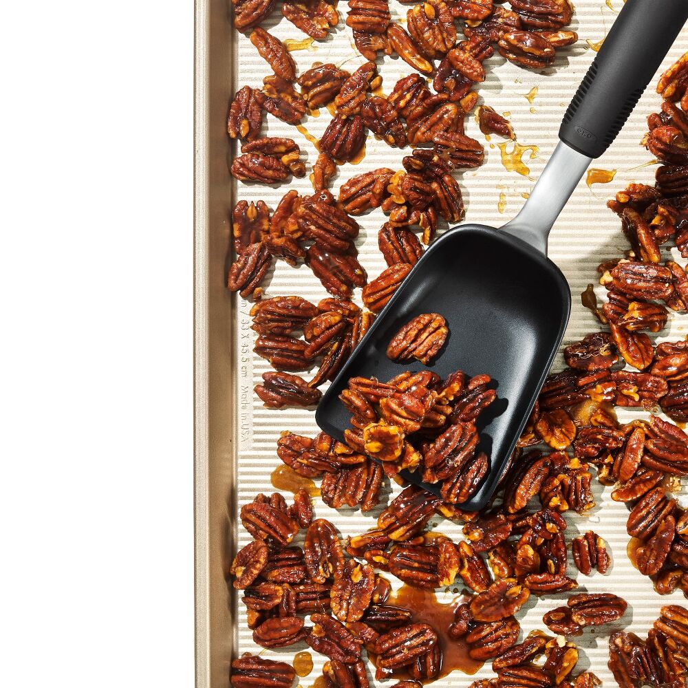 Sheet Pan Scoop W4