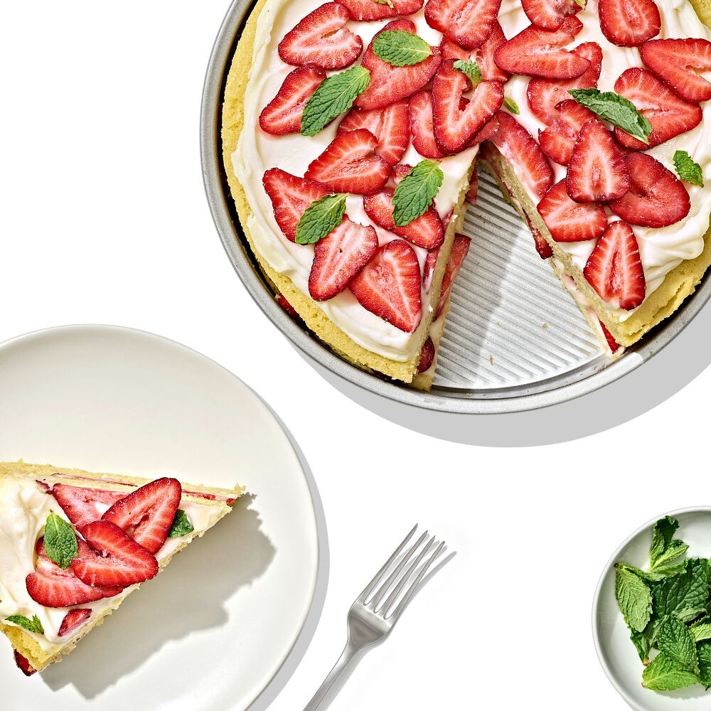 Non-Stick Pro Clear Coated 9 In Round Cake Pan B4