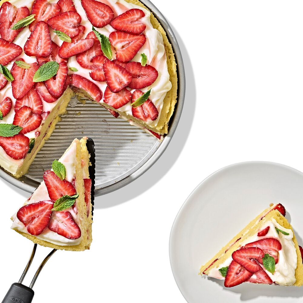 Non-Stick Pro Clear Coated 9 In Round Cake Pan B4