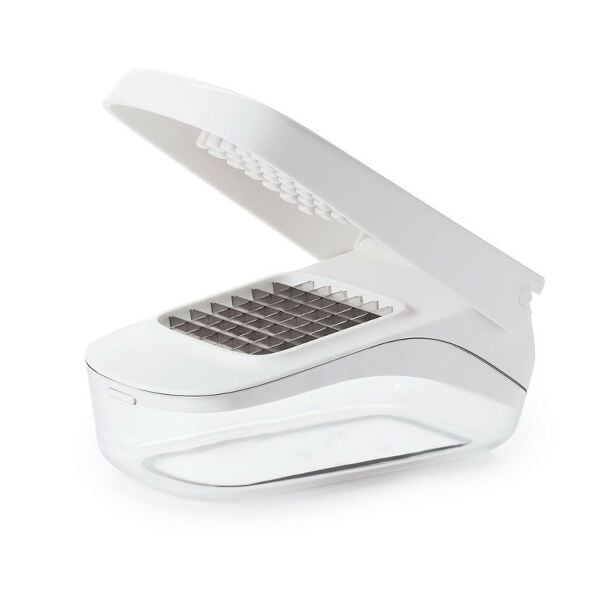 Vegetable Chopper with Easy-Pour Opening G3