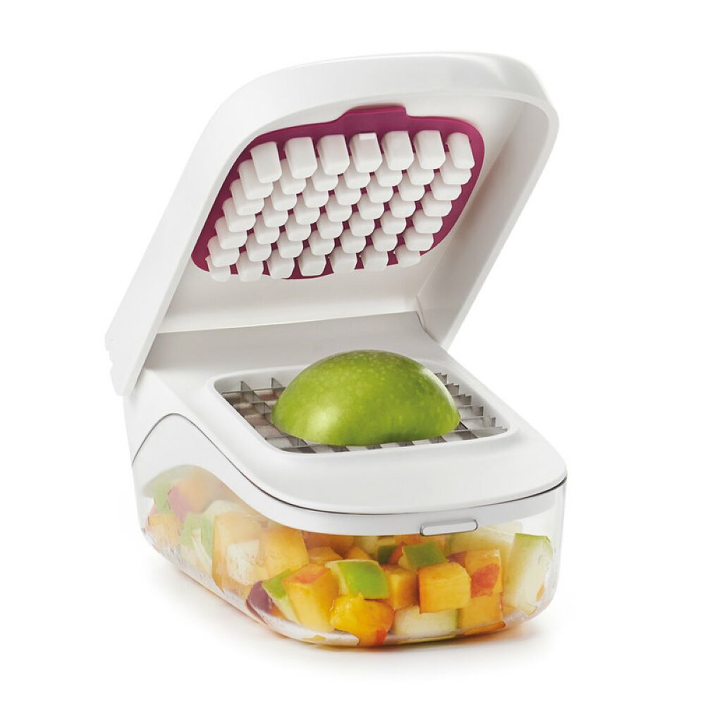 Vegetable Chopper with Easy-Pour Opening G3