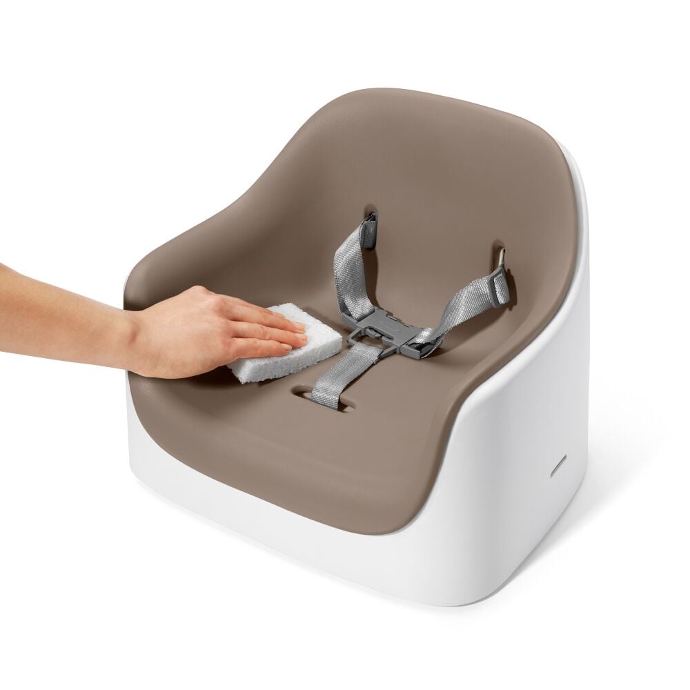 Nest Booster Seat with Removable Cushion G9