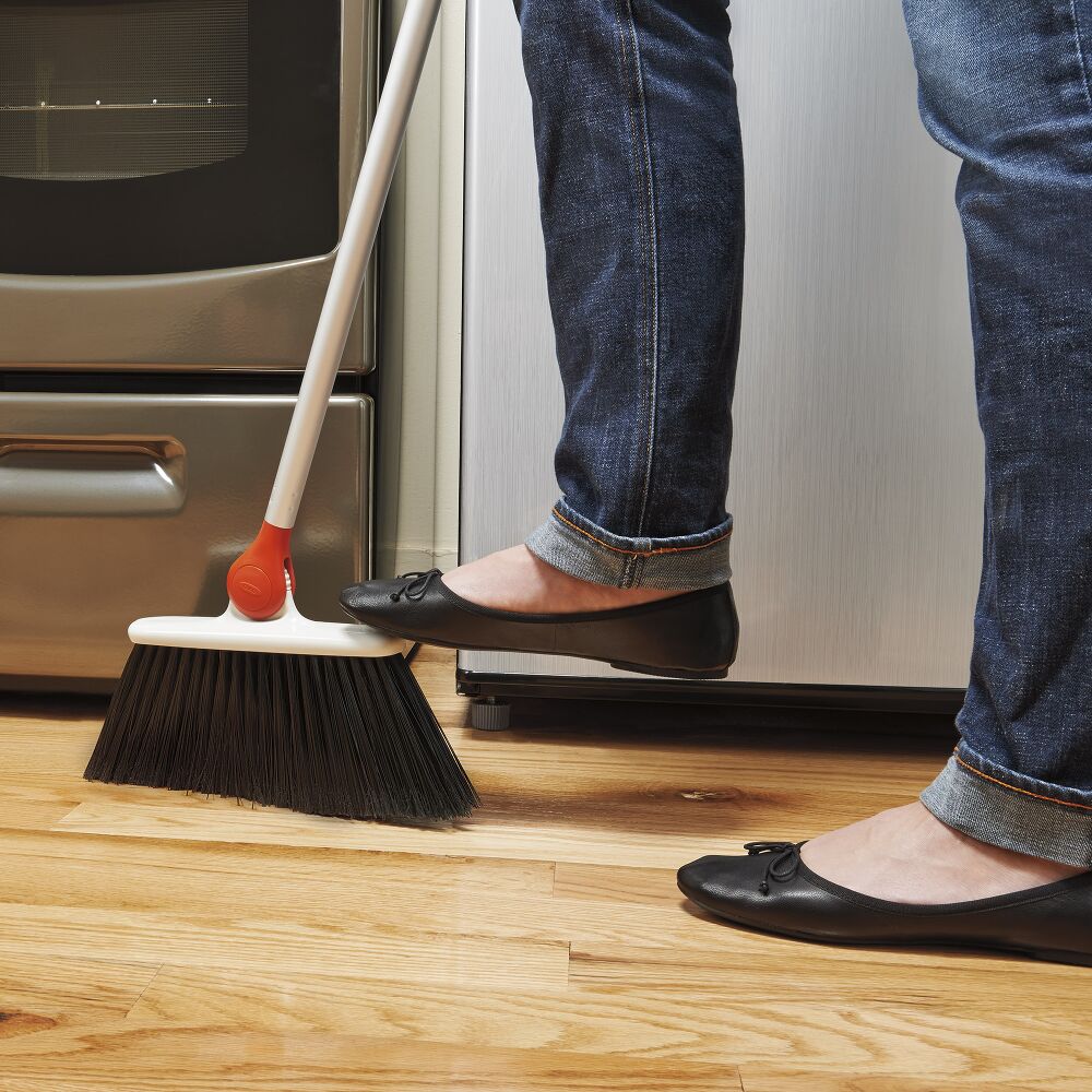 Any-Angle Broom Q8